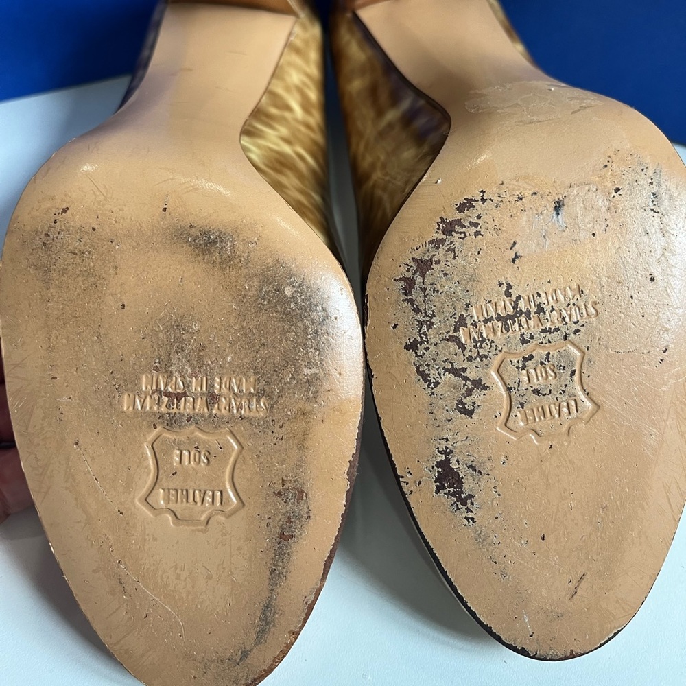 Stuart Weitzman Pumps - Picture 2 of 4